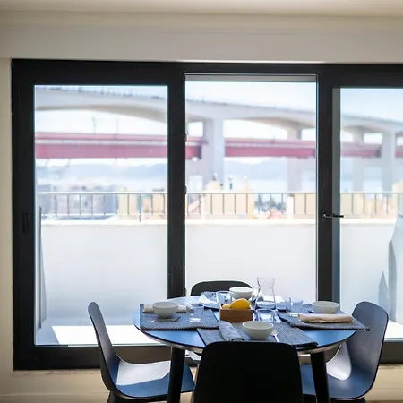 Lusiadas 53 5 D - Beautiful River View Apartment *
