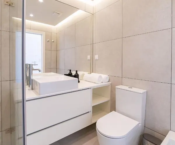 Lusiadas 53 5 D - Beautiful River View *